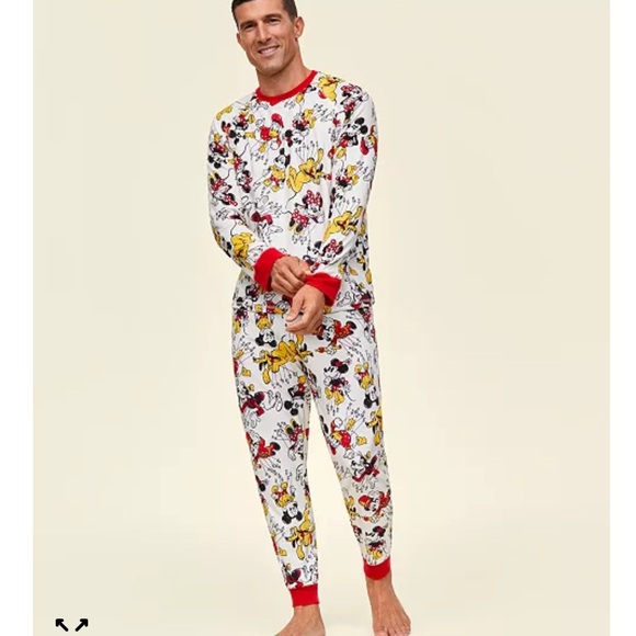 Disney | Macy's
Men's 2-Pc. Parade Balloons Matching Family Pajamas Set - Picture 1 of 4